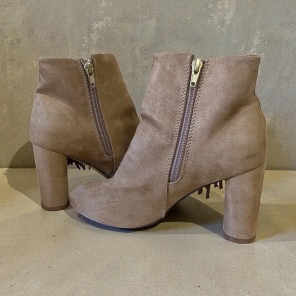 Nine West Fringe Ankle Bootie Classic Camel Faux Suede Block Heel Womens 7